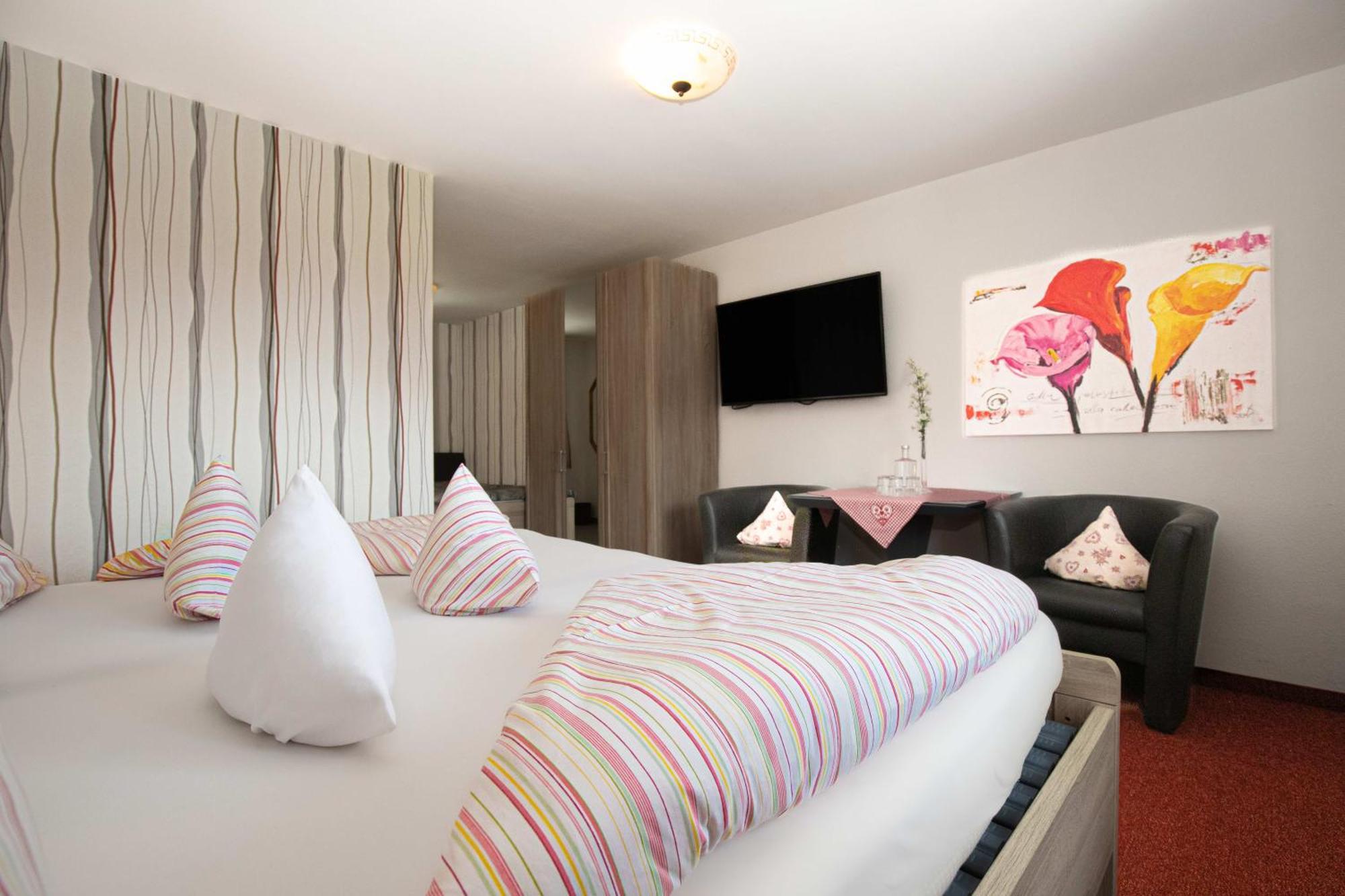 Hotel Restaurant Amadeus - Inclusive Skipass Und Vieles Mehr Bad Hindelang Exteriör bild