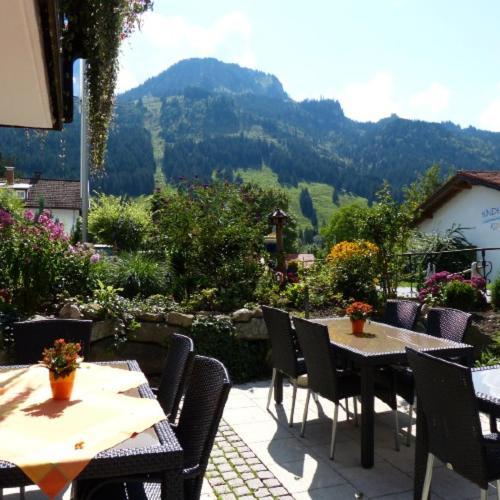 Hotel Restaurant Amadeus - Inclusive Skipass Und Vieles Mehr Bad Hindelang Exteriör bild