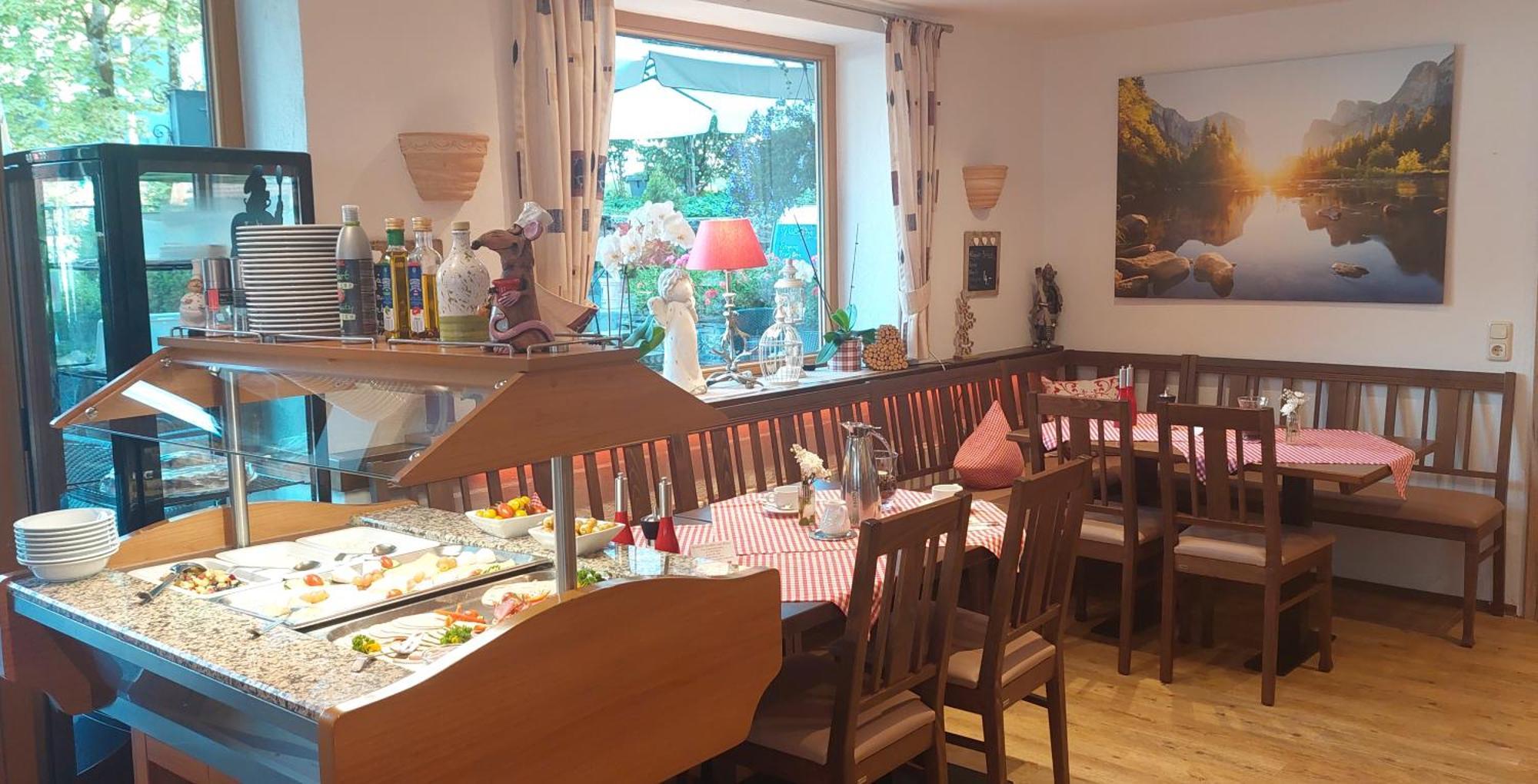 Hotel Restaurant Amadeus - Inclusive Skipass Und Vieles Mehr Bad Hindelang Exteriör bild