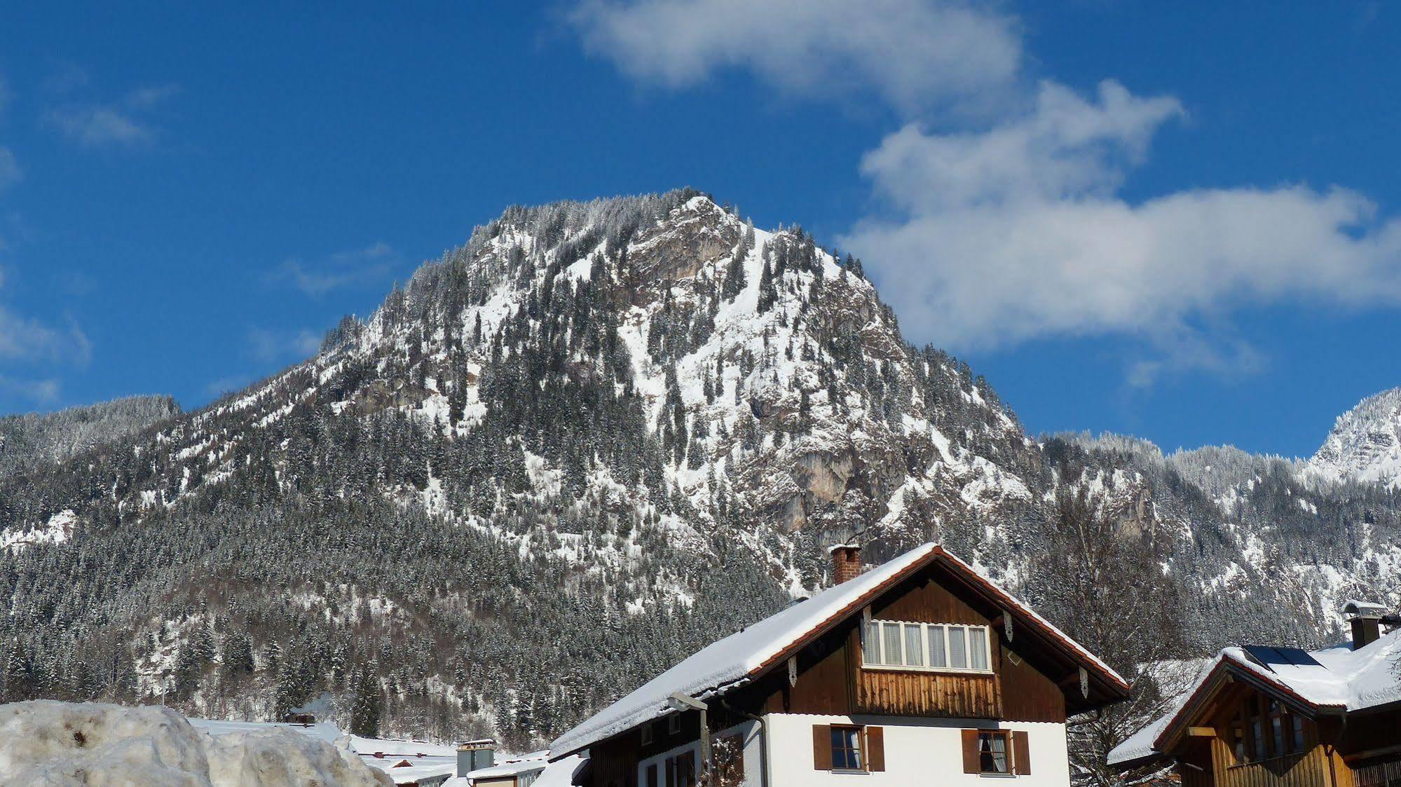 Hotel Restaurant Amadeus - Inclusive Skipass Und Vieles Mehr Bad Hindelang Exteriör bild